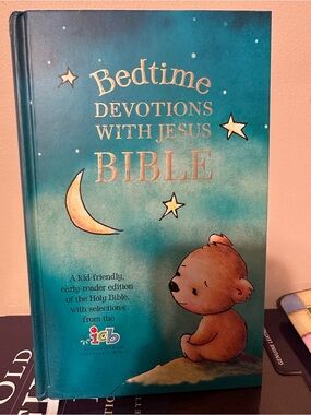 Bedtime Devotions with Jesus Bible, Hardcover by Thomas Nelson. READ DESCRIPTION